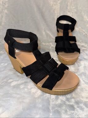 Dr. Scholl's Black Strappy Wedge Sandals with Wood-Tone Sole